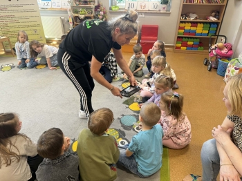 540ad4ab-f470-40a6-b15c-fd3856cf5aa1