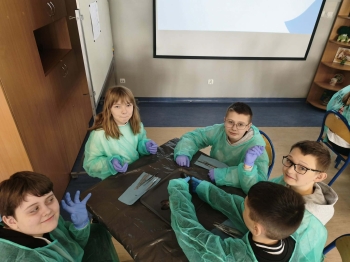 b1303c3f-0c20-42cb-b5d7-41e48a0509be