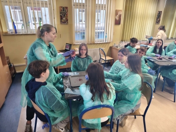 db422f18-ee03-4f47-920f-68dd2759ae1b