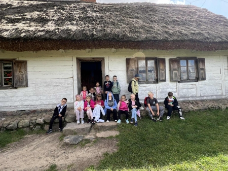 Relacja z wycieczki do Muzeum Wsi Mazowieckiej w Sierpcu klasy II c i II d