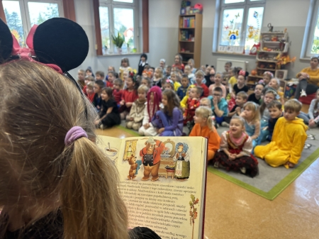 „W krainie bajek – magiczny dzień w naszym przedszkolu”