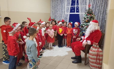 Wizyta Mikołaja w przedszkolu - Magiczna chwila pełna radości!
