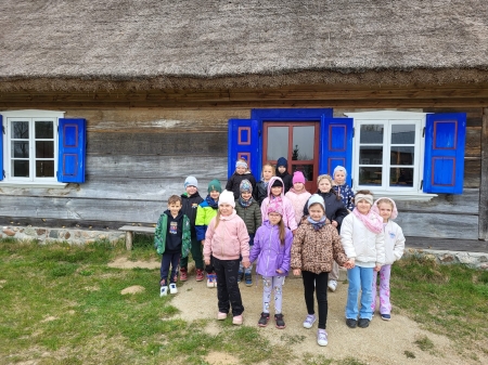 Wycieczka przedszkolaków do Muzeum Osadnictwa Nadwiślańskiego w Wiączeminie Polskim – '' F