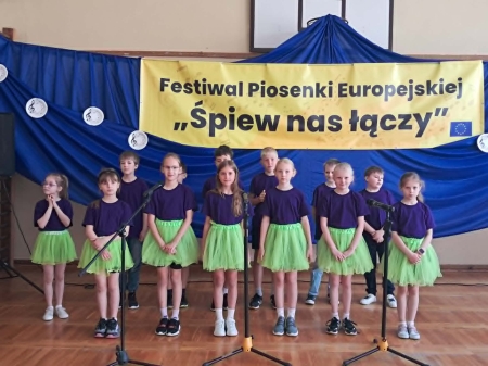 FESTIWAL PIOSENKI DZIECIĘCEJ